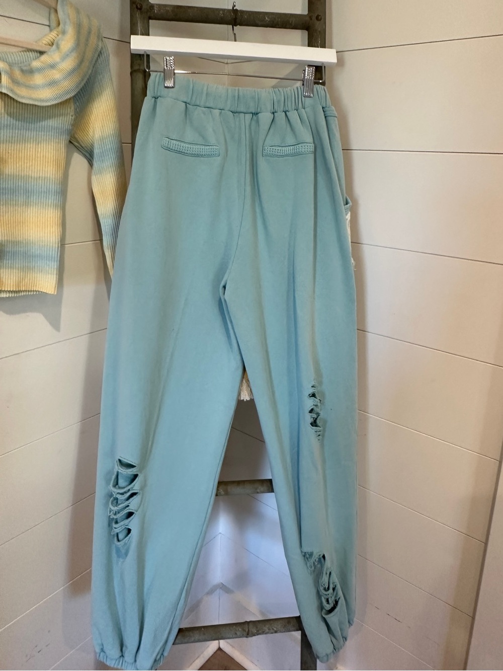 NEW curated SET: POL AQUA Distressed Lace Pocket Joggers & off shoulder top - Picture 5 of 7